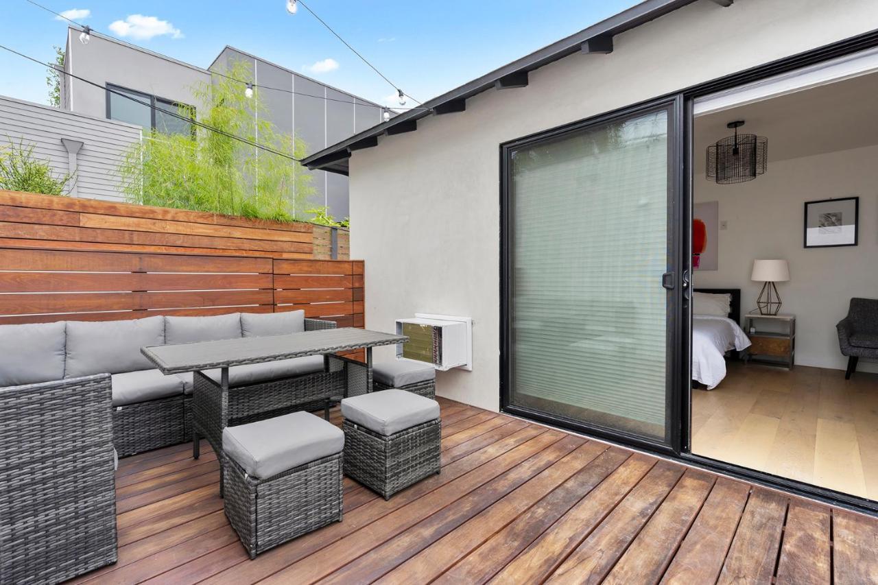 Modern Guest Room Los Angeles Exterior photo